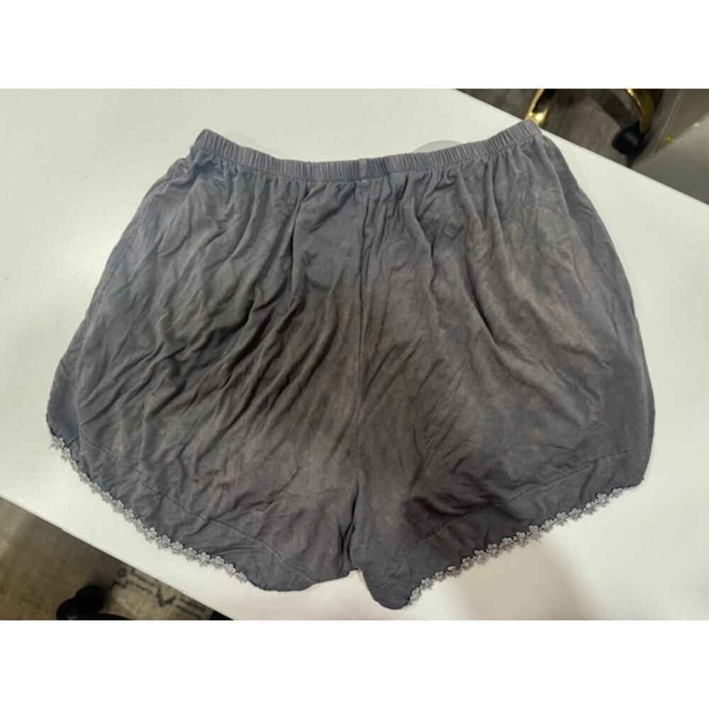 POL Shorts - Picture 2 of 2